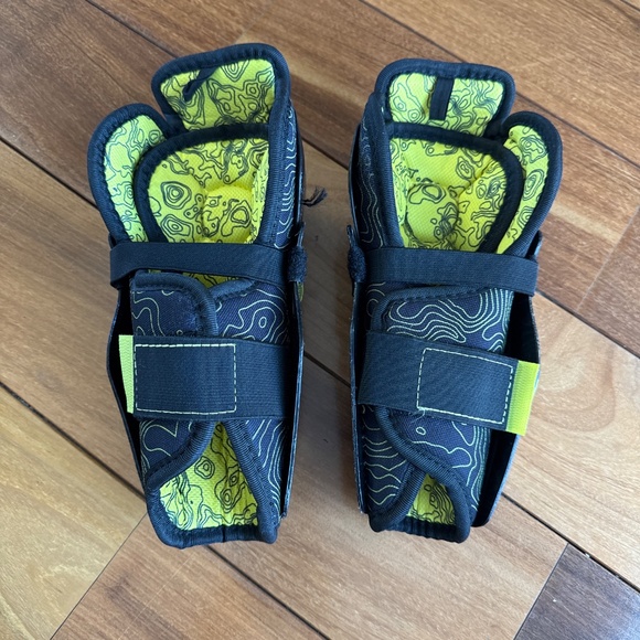 Sherwood Rekker legend youth knee/shin guard - Picture 2 of 2